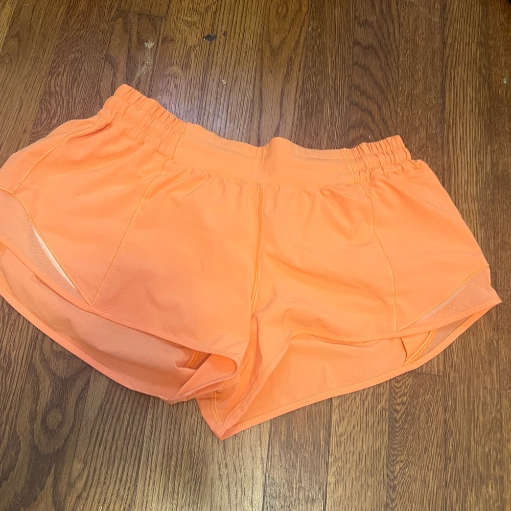 lululemon hotty hot short 2.5 inch- cute tangerine color